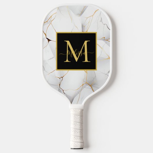 Modern White and Gold Marbled Monogram Name ピックルボールラケット (正面)