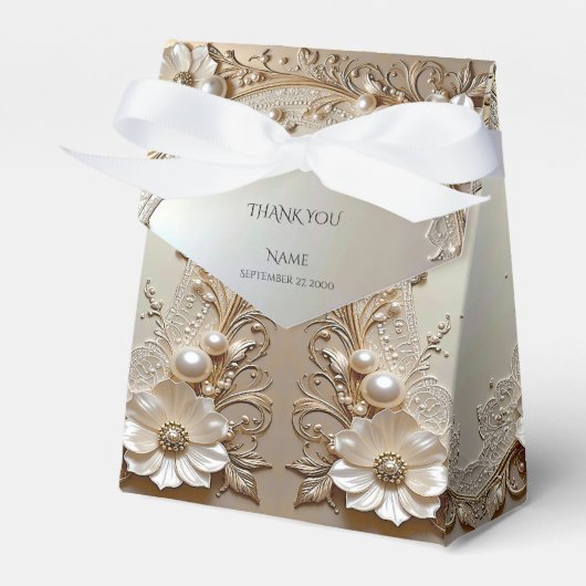 Modern White Flowers Pearls Favor Box フェイバーボックス (正面サイド)