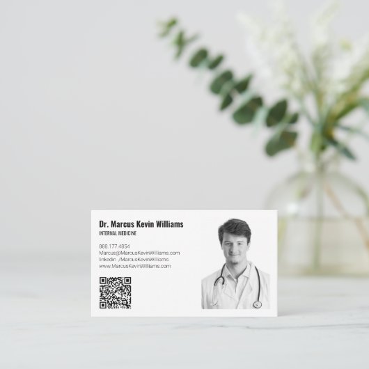 Modern White Minimalist Medical Doctor Horizontal 名刺 (スタンド正面)