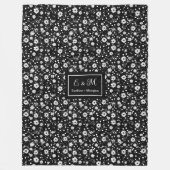 Modern Wildflower Blanket Custom Monochrome Style フリースブランケット (正面)