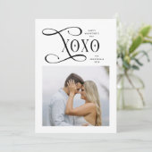 Modern XOXO Couples Photo Happy Valentines Day シーズンカード (スタンド正面)