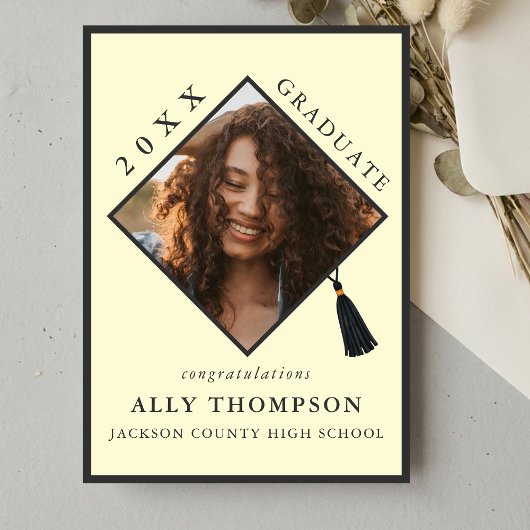 Modern Yellow Graduation Cap Photo Announcement 招待状