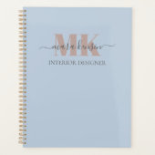 Modert Mocha Mousse Monogram Dusty Blue プランナー手帳 (正面)