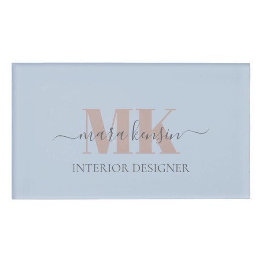 Modert Mocha Mousse Monogram Dusty Blue 名札 (正面)