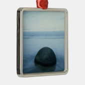 Moerakiの大きい石 メタルオーナメント (右)