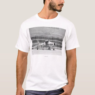 Moffett分野の傾斜路の共和国F-84F Tシャツ