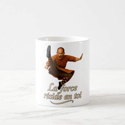 Moine bouddhiste en combat コーヒーマグカップ (中央)