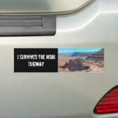 Moki Dugway バンパーステッカー (車上)