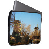 Molens in Nederlands landschap. ラップトップスリーブ (正面右)