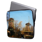 Molens in Nederlands landschap. ラップトップスリーブ (正面左)