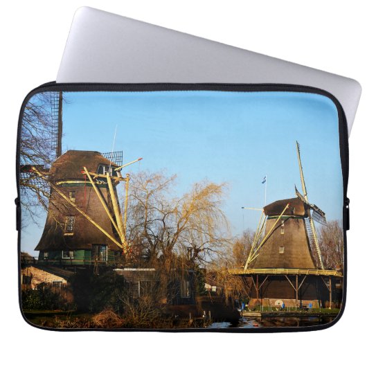 Molens in Nederlands landschap. ラップトップスリーブ (正面)