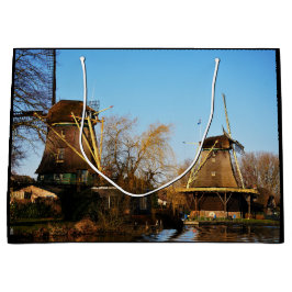 Molens in Nederlands landschap. ラージペーパーバッグ