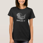 Molluscs Funny Shelled Gastropod Snail Tシャツ (正面)
