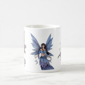 Molly Harrisonによる3人の紫と青の妖精 コーヒーマグカップ (中央)