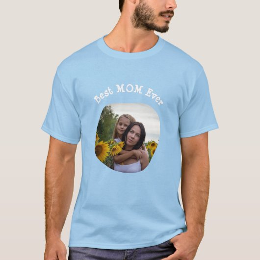 MOM最高のは、正方形の家族の写真をアップロードする Tシャツ (正面)