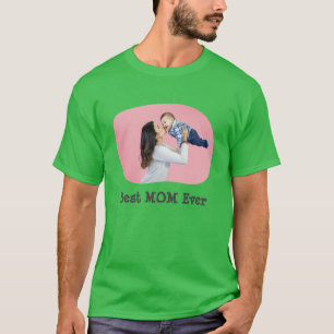 MOM最高の横向きの家族写真をアップロードする Tシャツ