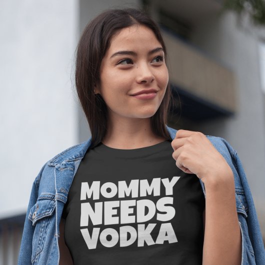 MOM おもしろい MOTHER'S DAY VODKA Tシャツ