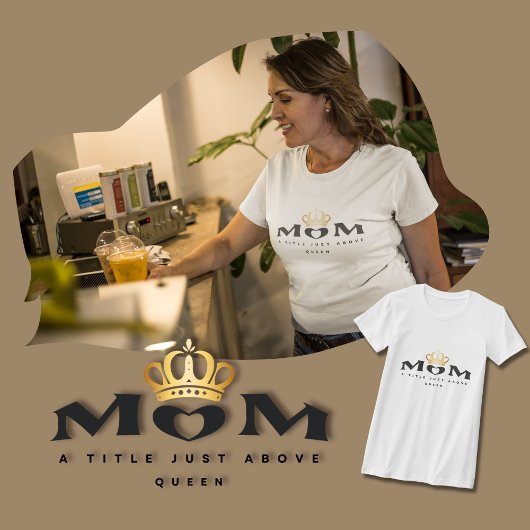 Mom:クイーンTシャツのすぐ上のタイトル Tシャツ