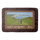 Mom パーソナライズされた Brown向けHappy Retiment Gives バスマット (正面)