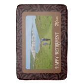 Mom パーソナライズされた Brown向けHappy Retiment Gives バスマット (正面縦)