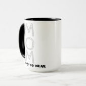 MOM – 価値のある衣服 マグカップ (正面左)