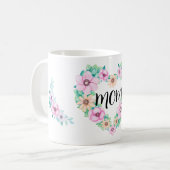 「MOM」文字とフラワーハートの花束 マグカップ (正面左)