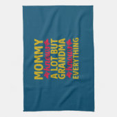 Mom Art Grandma Knows Everything キッチンタオル (縦)