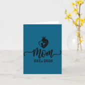 Mom Est 2026 Shirt New Moms Dads Matching Mother T カード (黄色い花)