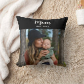 Mom Est. Script Photo Throw Pillow クッション (ブランケット)