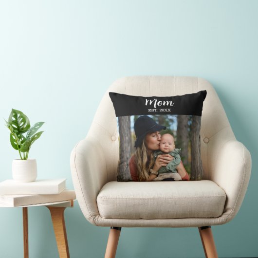 Mom Est. Script Photo Throw Pillow クッション (椅子)