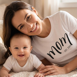 Mom Established ブラックスクリプト カスタムイヤー 新米ママ Tシャツ