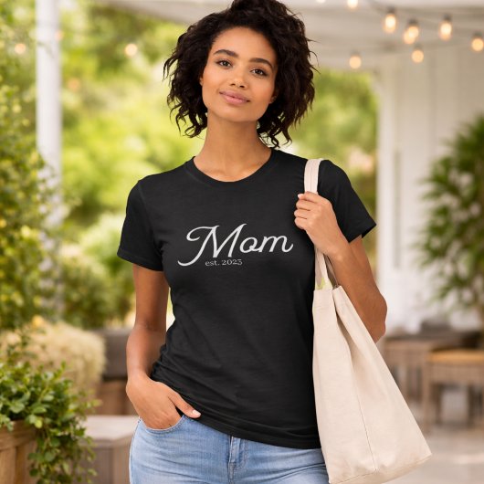 Mom Established ホワイトスクリプト Tシャツ