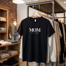 Mom Established 新しいママへのギフト ホワイトタイポグラフィ Tシャツ