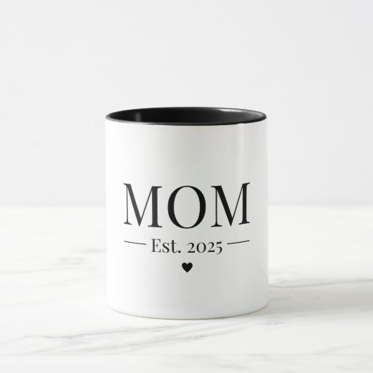 Mom Established 2025 マグカップ (中央)