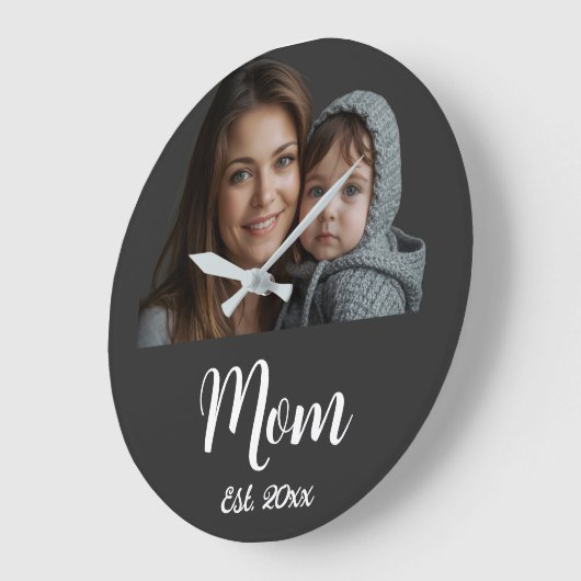 Mom Established Black Modern Script Clock ラージ壁時計 (傾斜)