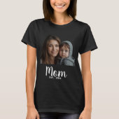 Mom Established Black Modern Script Tシャツ (正面)
