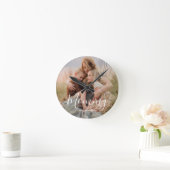 Mom Established Black Modern White Script Photo  ラウンド壁時計 (ホーム)