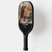 Mom Established Fun Script Photo ピックルボールラケット (左)