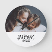 Mom Established Modern Black Script Photo ラウンド壁時計 (正面)