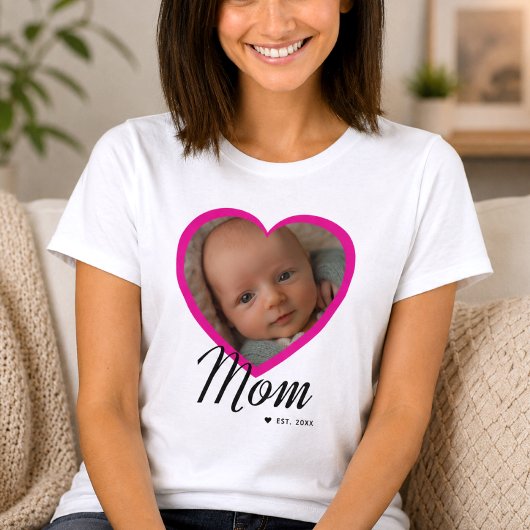 Mom Established Script ピンクハート 写真 ホワイト Tシャツ