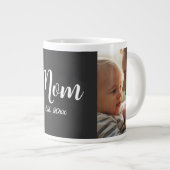 Mom Established Script Black Photo Specialty Mug ジャンボコーヒーマグカップ (正面右)