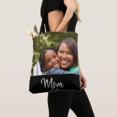 Mom Established Script Black Photo Tote Bag トートバッグ (クローズアップ)