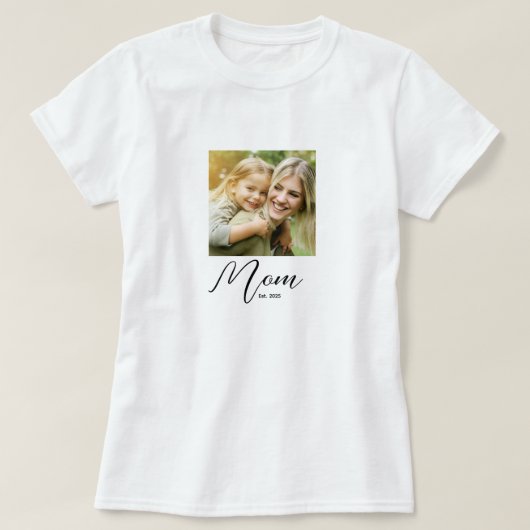 Mom Established Script Photo T-Shirt Tシャツ (デザイン正面)