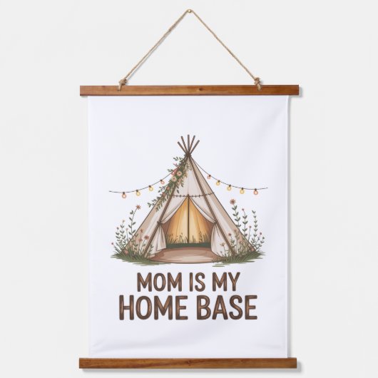 Mom Is My Home Base 吊り下げ型タペストリー (正面)