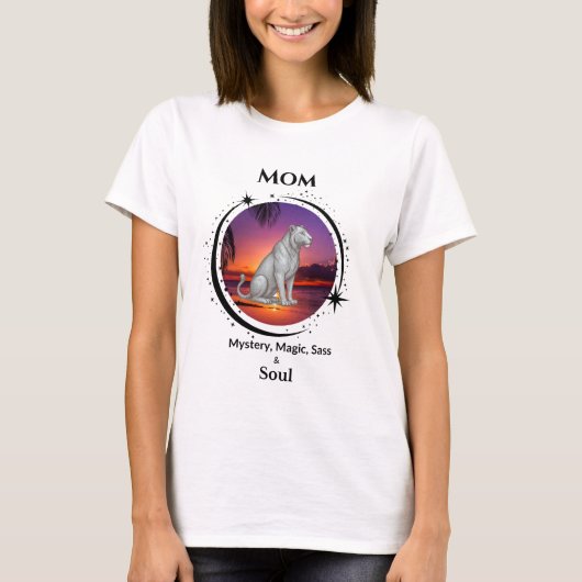 Mom Is Mystery Magic Sass & Soul T-Shirt Lioness Tシャツ (正面)