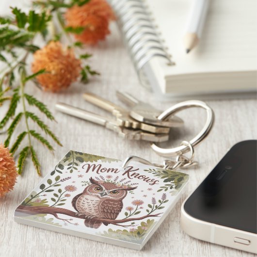 Mom Knows キーホルダー (正面右)