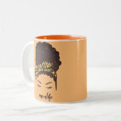 Mom Life, Black Afro Messy Bun，アフリカ系アメリカ人 ツートーンマグカップ (正面左)