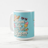 Mom life in full bloom chic summer  コーヒーマグカップ (正面左)