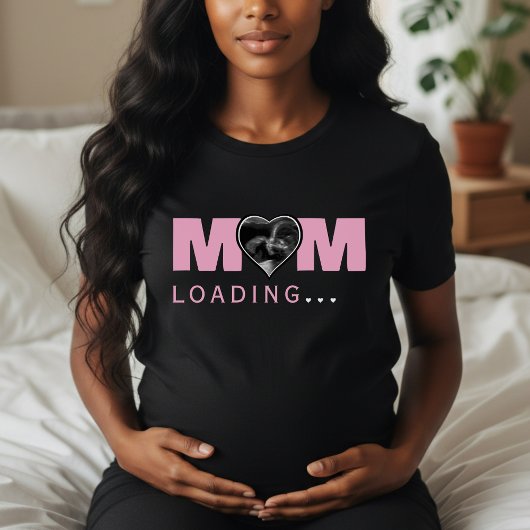 Mom Loading Photo Ultrasound Pink Baby Shower Tシャツ