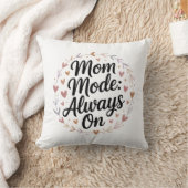 Mom Mode Always On – 新しいMomギフトアイディア クッション (ブランケット)